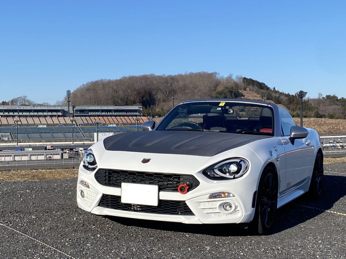 アバルト 124スパイダー