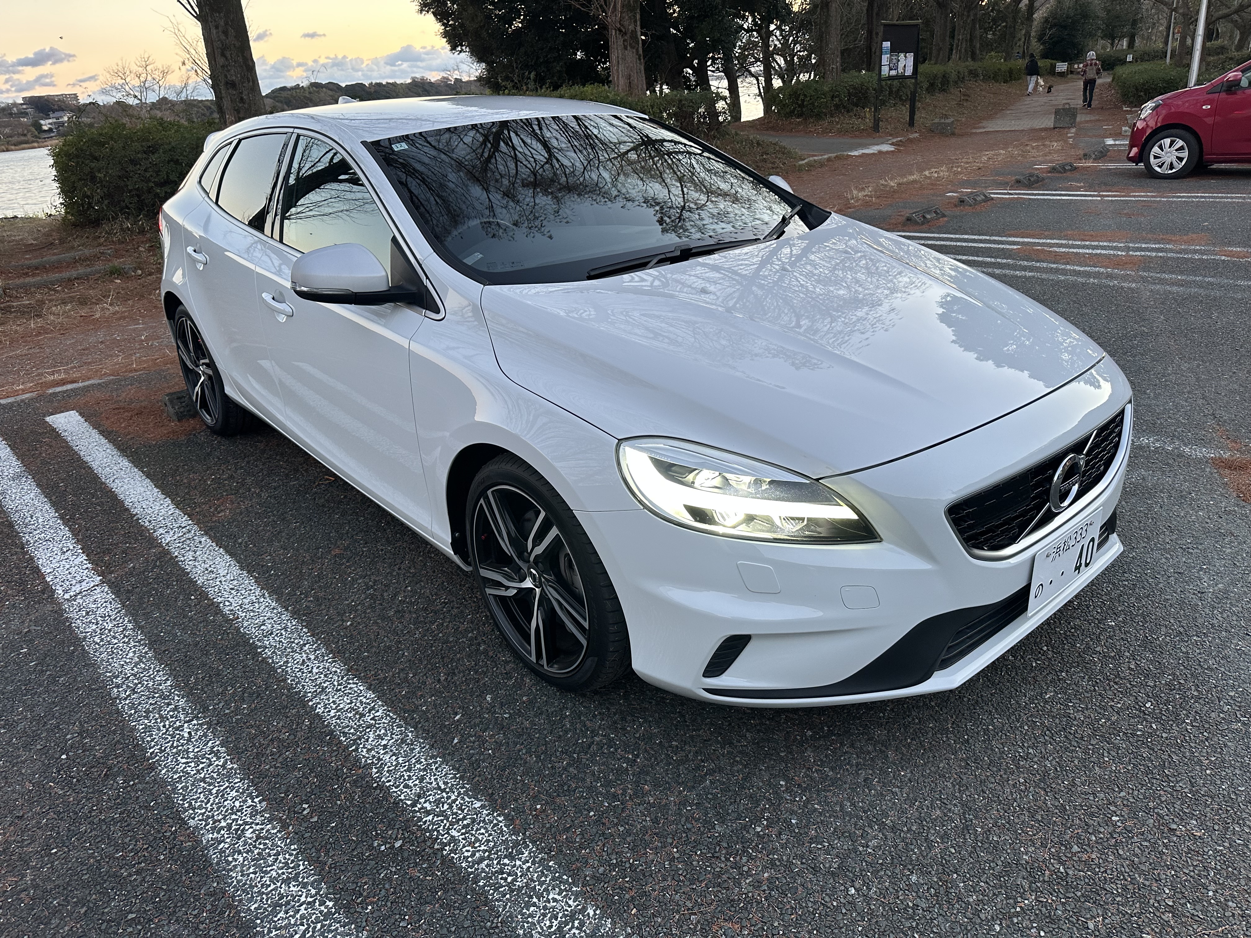 ボルボ V40