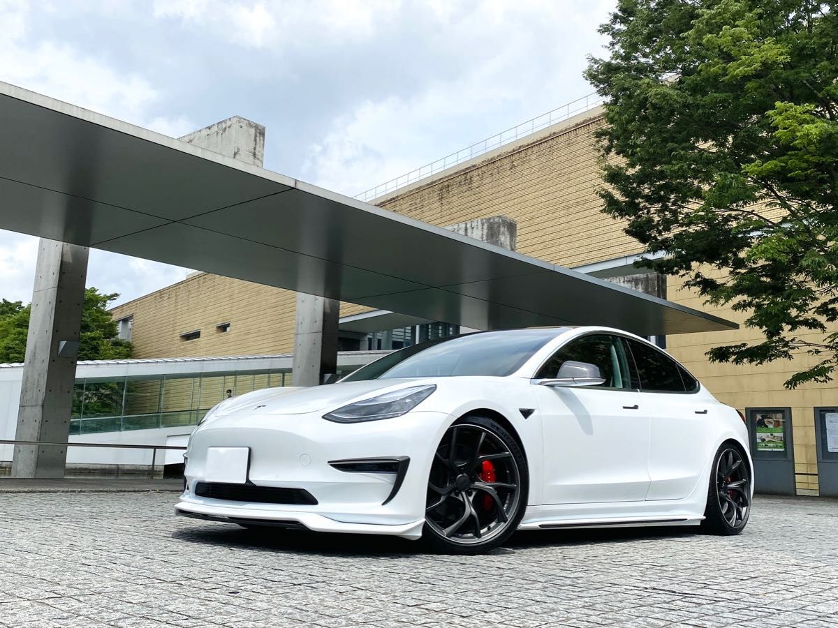 テスラ モデル・スリー