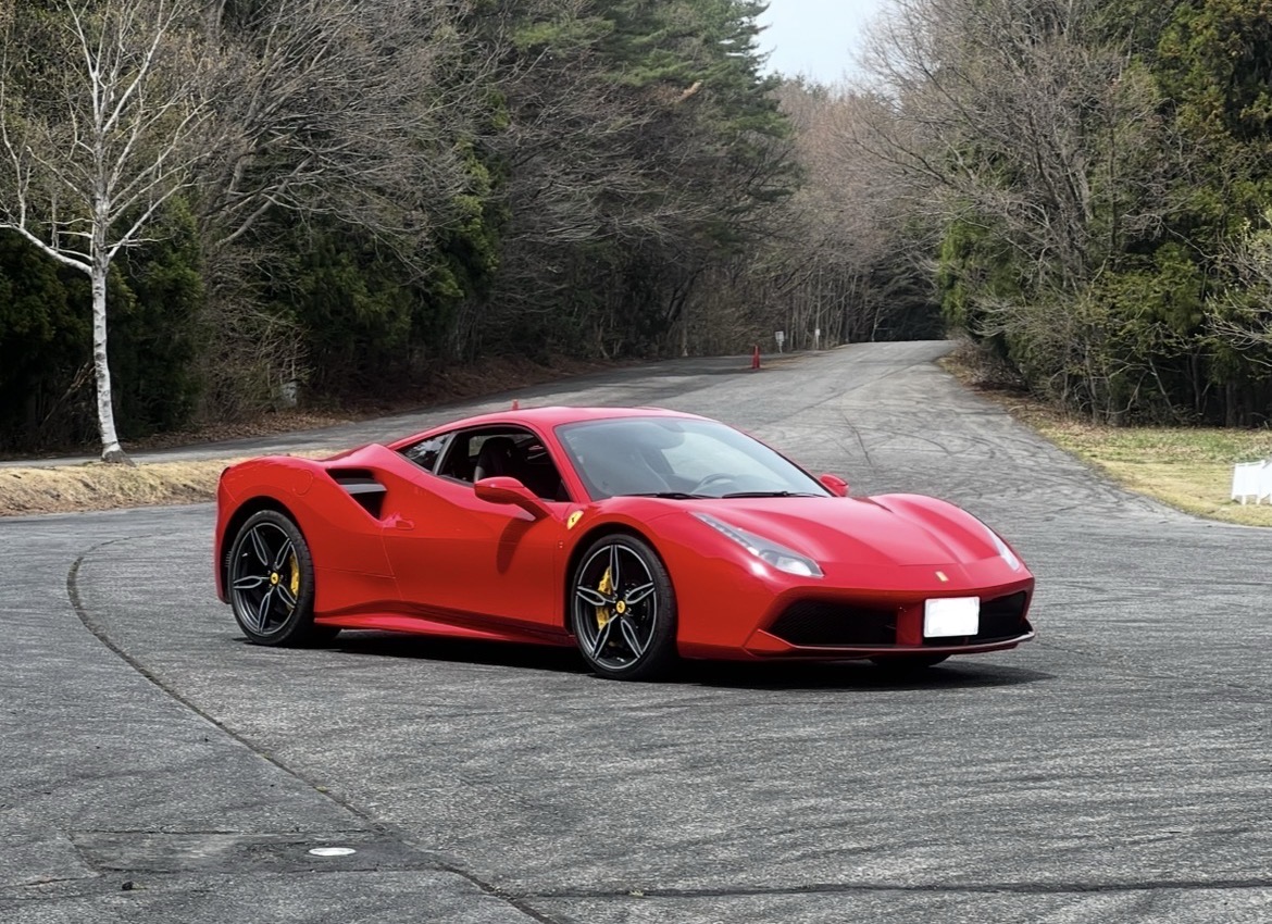 フェラーリ 488GTB
