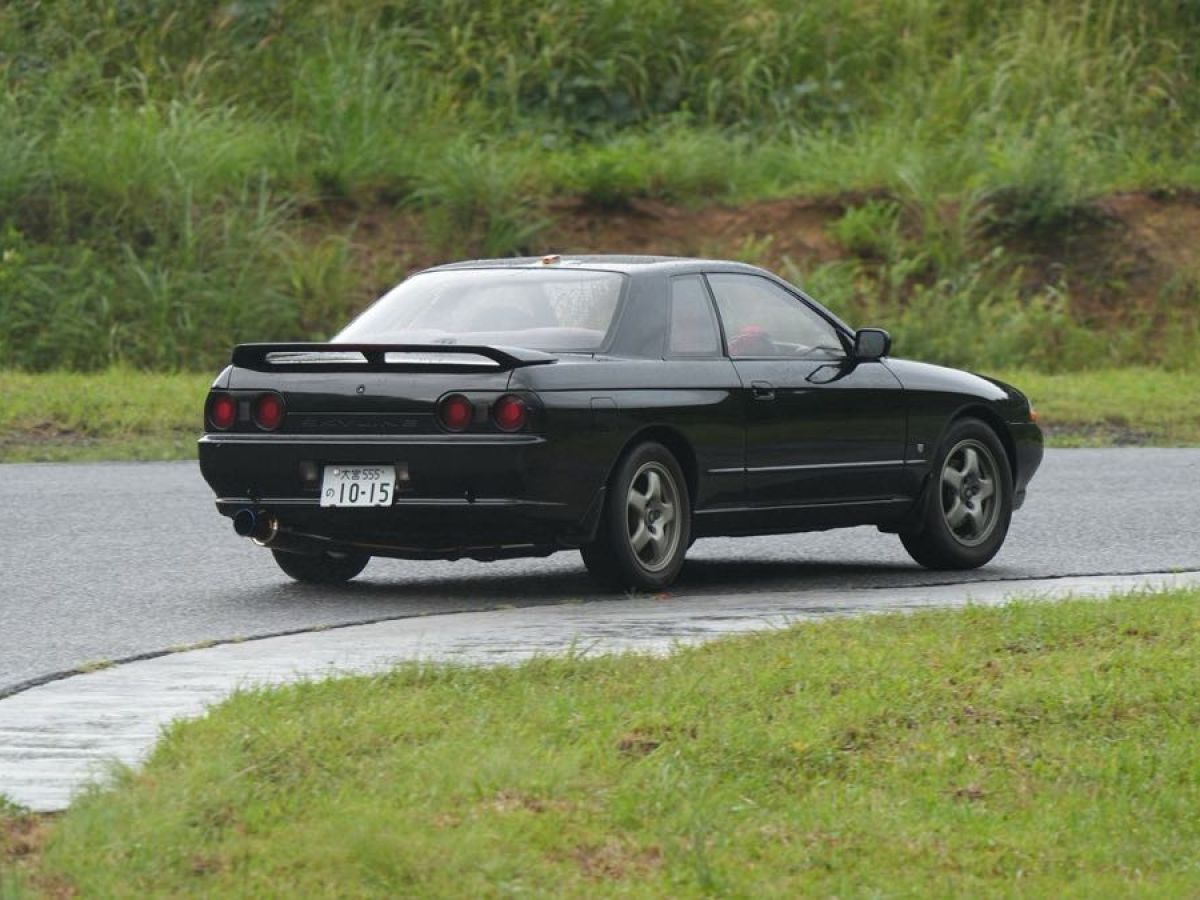 日産 スカイラインクーペ