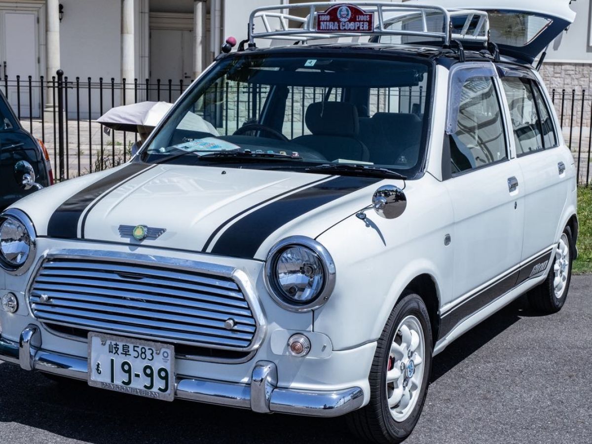 ダイハツ ミラジーノ